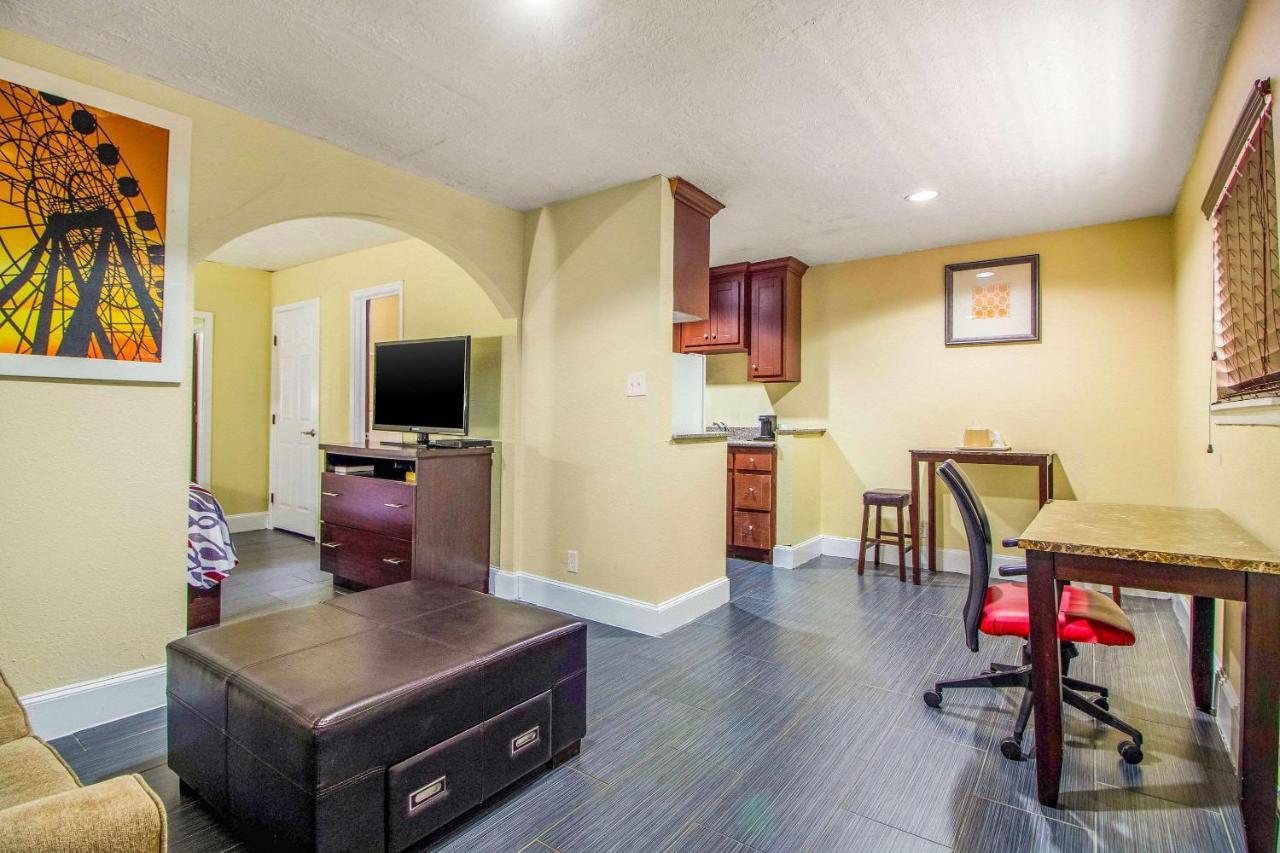Rodeway Inn & Suites Houston Near Medical Center Exteriér fotografie